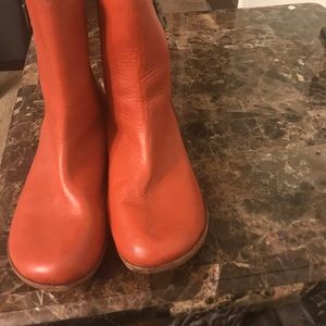 Genuine leather boots. Very nice only worn once.